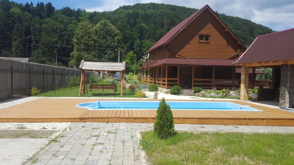 Guest House In Carpathians Migovo Exterior photo